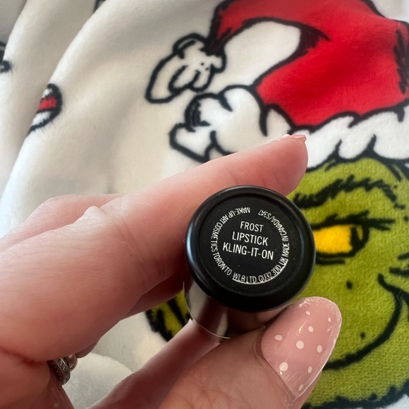 MAC Cosmetics Lipstick in shade Kling It On from the Star Trek Collection - Picture 3 of 6